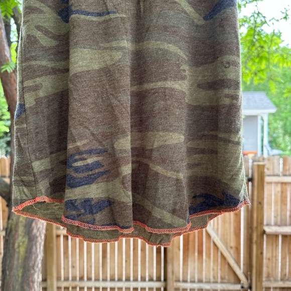 NWOT Nebraska Cornhuskers Huskers Camo Bedazzled Glitter Embellished Tank medium - Picture 14 of 16